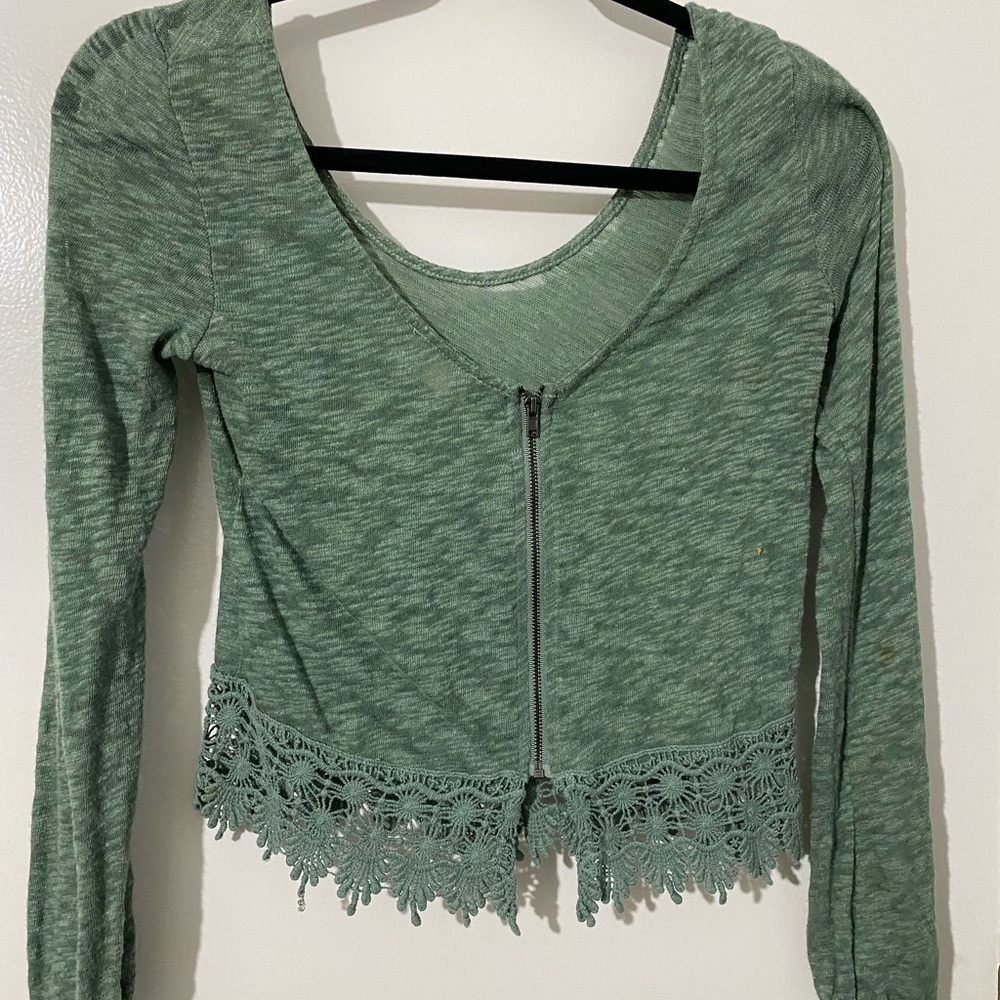Green cropped long sleeve